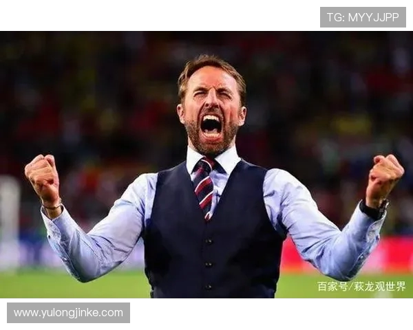 黄蓝火焰与暗红獠牙：解读意甲球队昵称背后的战场隐喻与激情对抗