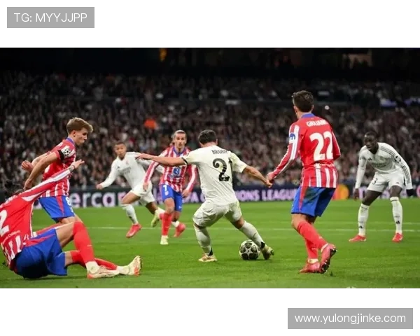 卡拉巴赫惨败于欧冠赛场门将奋战七次扑救创赛季新高