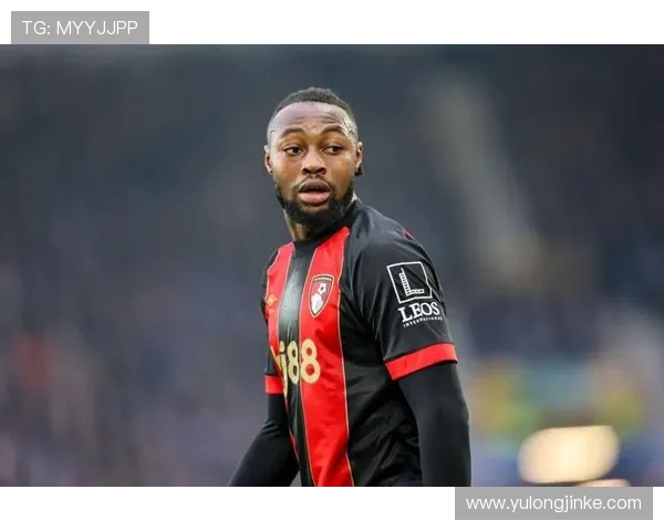 塞梅尼奥分享庆祝创意与朋友互动首选弹吉他展现乐趣与热情