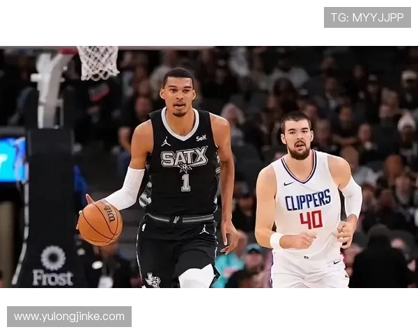 文班谈马刺队友信任与支持强调团队精神与不放弃的决心